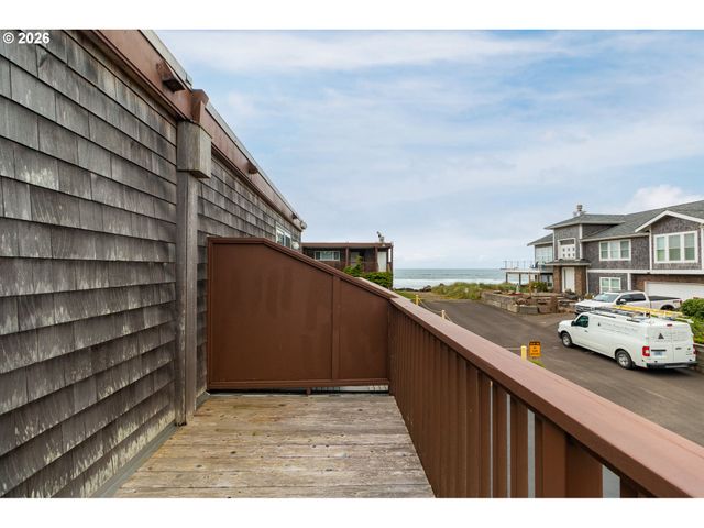 48250 BREAKERS Blvd 7, Neskowin, OR 97149