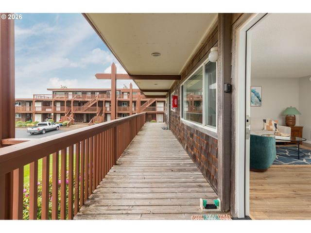 48250 BREAKERS Blvd 7, Neskowin, OR 97149