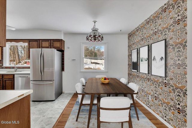 1057 Timothy Lane, Niskayuna, NY 12309