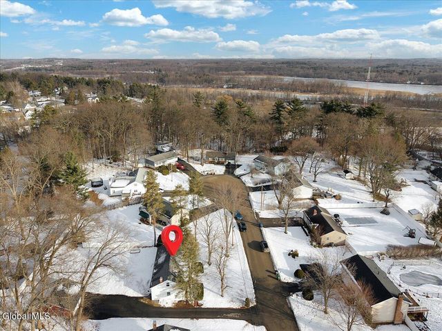 1057 Timothy Lane, Niskayuna, NY 12309