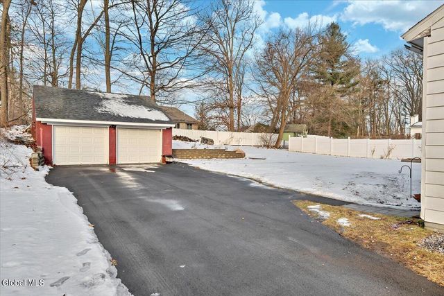 1057 Timothy Lane, Niskayuna, NY 12309