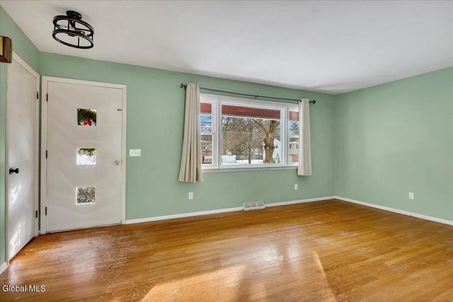 1057 Timothy Lane, Niskayuna, NY 12309