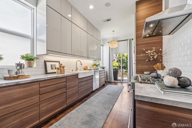 215 Arkansas Street, San Francisco, CA 94107