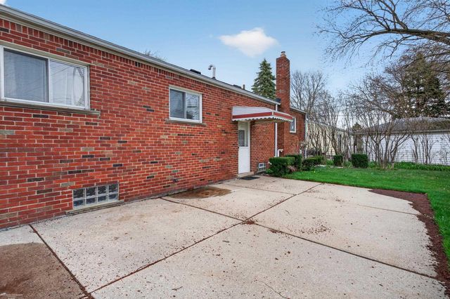 20170 Nicke Street, Clinton Twp, MI 48035