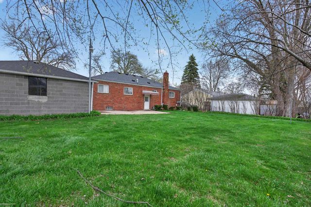 20170 Nicke Street, Clinton Twp, MI 48035