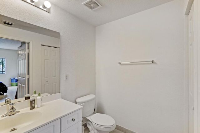 2806 Veronia Drive 301, Palm Beach Gardens, FL 33410