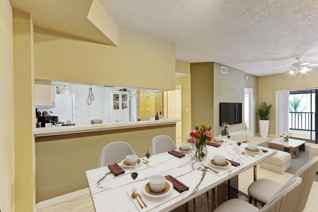 2806 Veronia Drive 301, Palm Beach Gardens, FL 33410