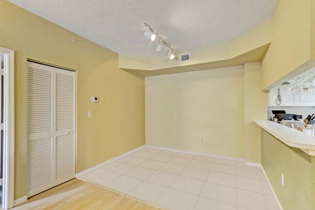 2806 Veronia Drive 301, Palm Beach Gardens, FL 33410