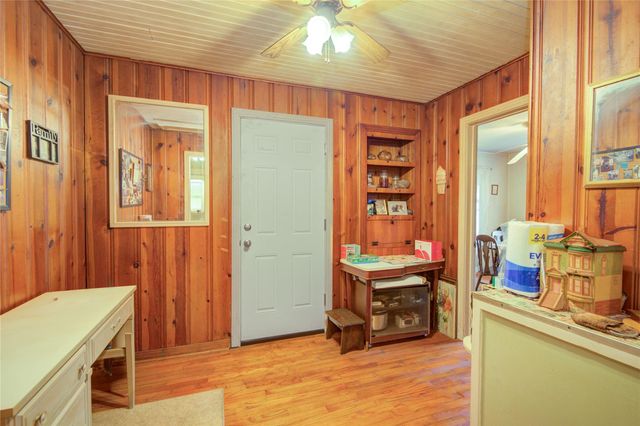 3514 Commerce Street, Damon, TX 77430