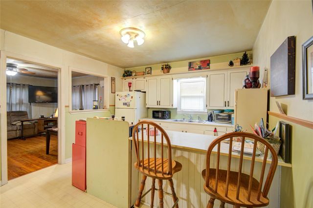3514 Commerce Street, Damon, TX 77430