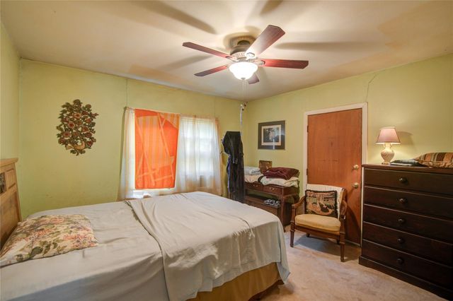 3514 Commerce Street, Damon, TX 77430