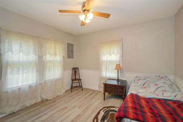3514 Commerce Street, Damon, TX 77430