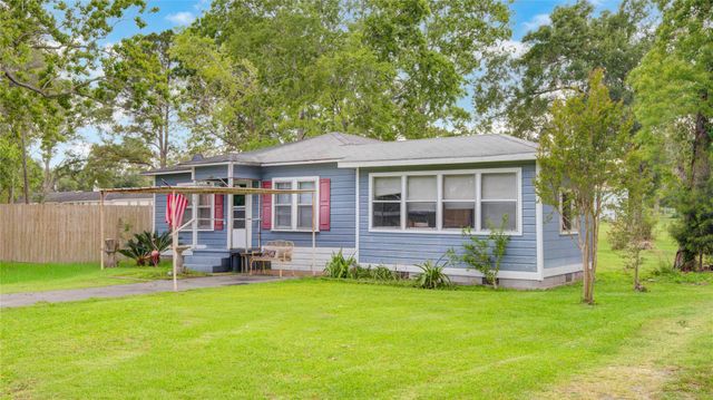 3514 Commerce Street, Damon, TX 77430
