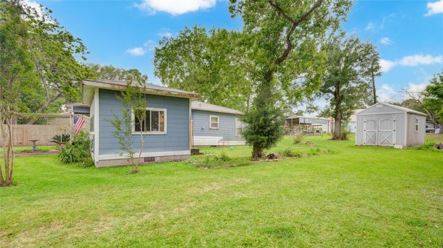 3514 Commerce Street, Damon, TX 77430