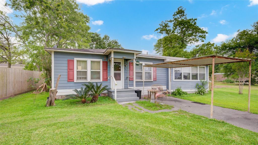 3514 Commerce Street, Damon, TX 77430