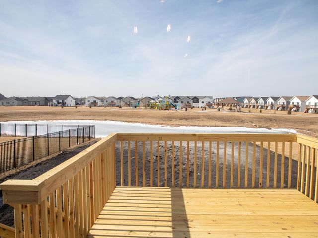 213 Lionheart Drive, Horace, ND 58047