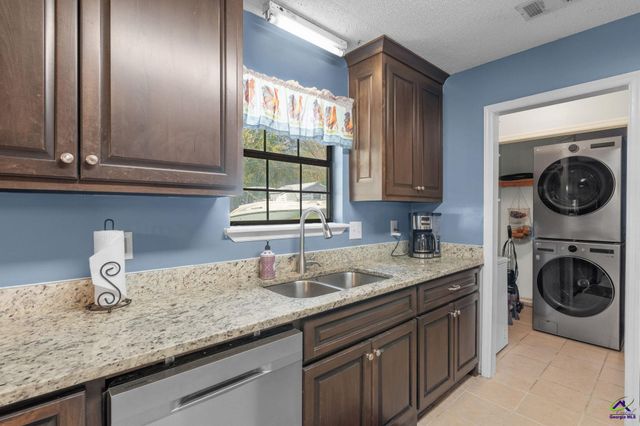 616 Shannon Ridge Drive, Bonaire, GA 31005