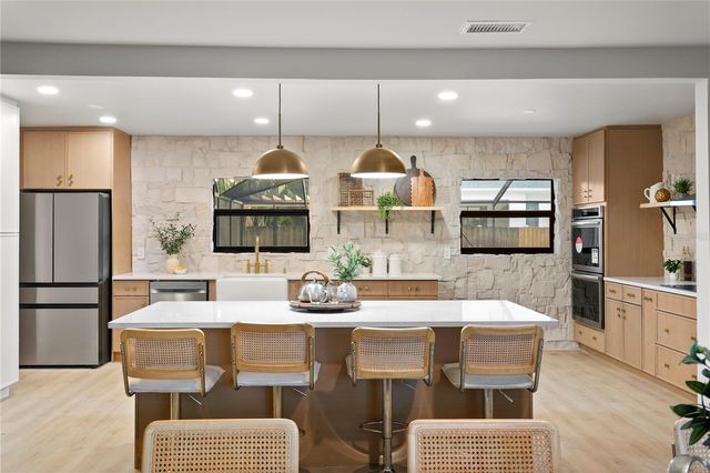 4504 W LAMB AVENUE, Tampa, FL 33629