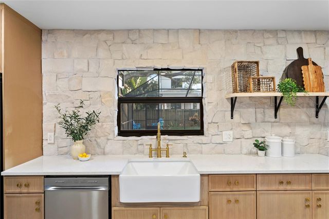 4504 W LAMB AVENUE, Tampa, FL 33629