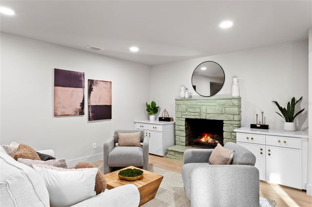 4504 W LAMB AVENUE, Tampa, FL 33629