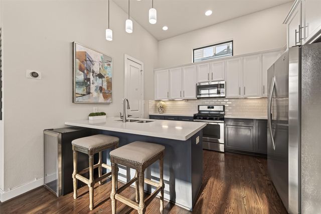 1512 Beall Street, Houston, TX 77008