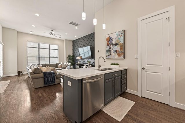 1512 Beall Street, Houston, TX 77008