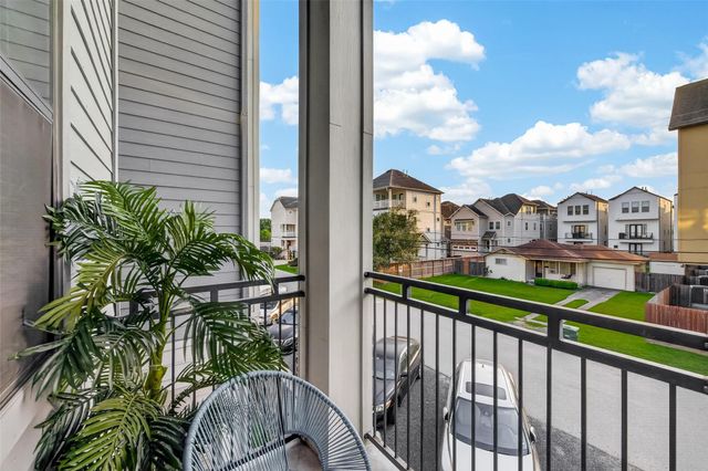 1512 Beall Street, Houston, TX 77008