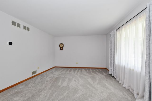 24806 S Potawatomie Trail, Channahon, IL 60410