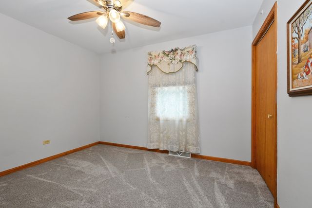 24806 S Potawatomie Trail, Channahon, IL 60410