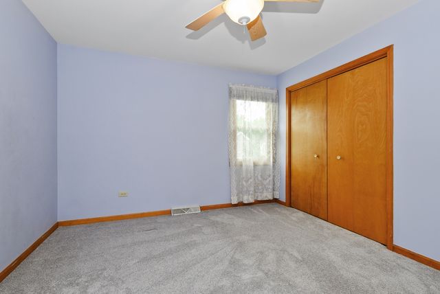 24806 S Potawatomie Trail, Channahon, IL 60410