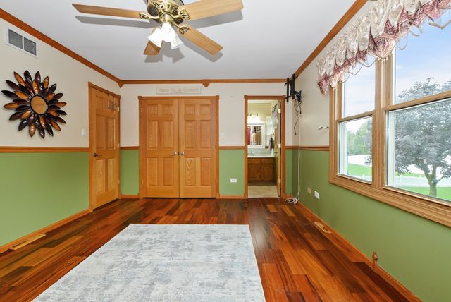 24806 S Potawatomie Trail, Channahon, IL 60410