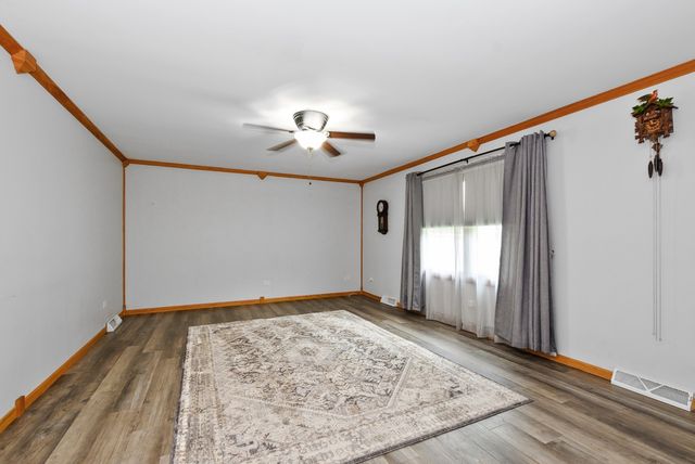 24806 S Potawatomie Trail, Channahon, IL 60410