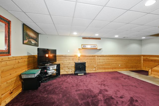 24806 S Potawatomie Trail, Channahon, IL 60410
