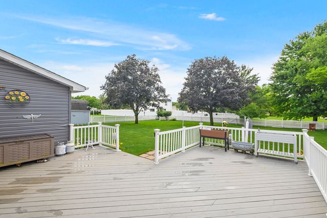 24806 S Potawatomie Trail, Channahon, IL 60410