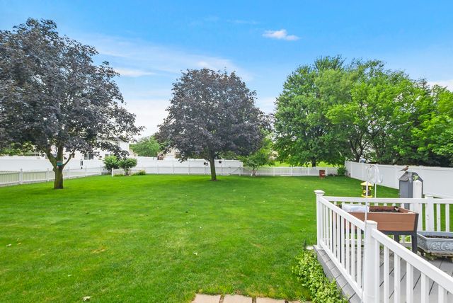 24806 S Potawatomie Trail, Channahon, IL 60410
