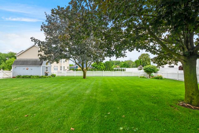 24806 S Potawatomie Trail, Channahon, IL 60410
