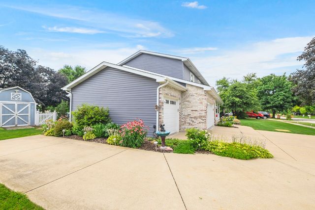 24806 S Potawatomie Trail, Channahon, IL 60410
