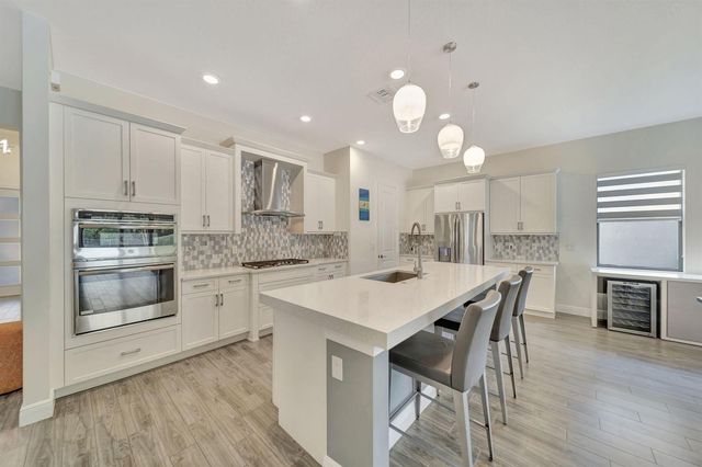 8720 E Baypoint Circle, Parkland, FL 33076