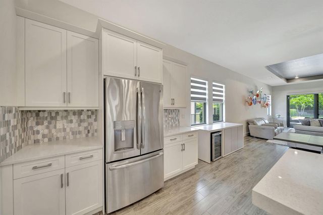 8720 E Baypoint Circle, Parkland, FL 33076