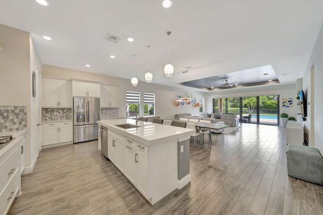 8720 E Baypoint Circle, Parkland, FL 33076