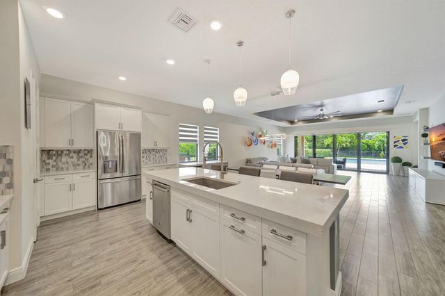 8720 E Baypoint Circle, Parkland, FL 33076