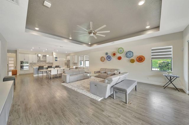 8720 E Baypoint Circle, Parkland, FL 33076