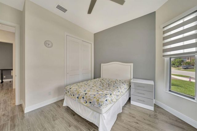 8720 E Baypoint Circle, Parkland, FL 33076