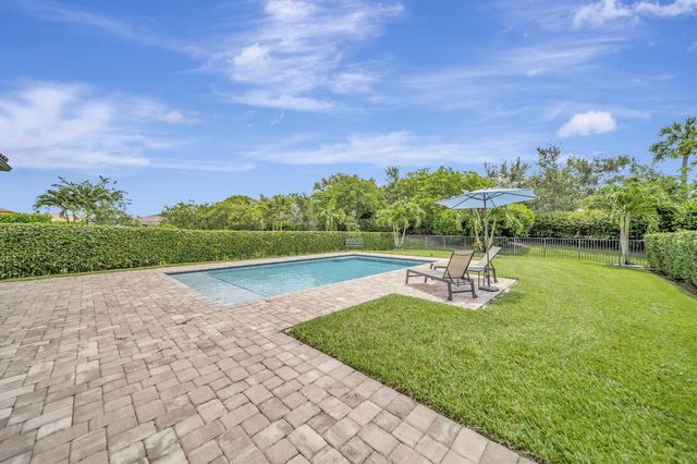 8720 E Baypoint Circle, Parkland, FL 33076