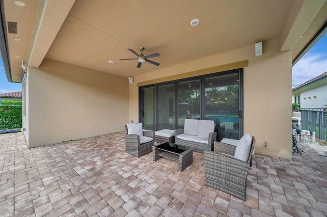 8720 E Baypoint Circle, Parkland, FL 33076