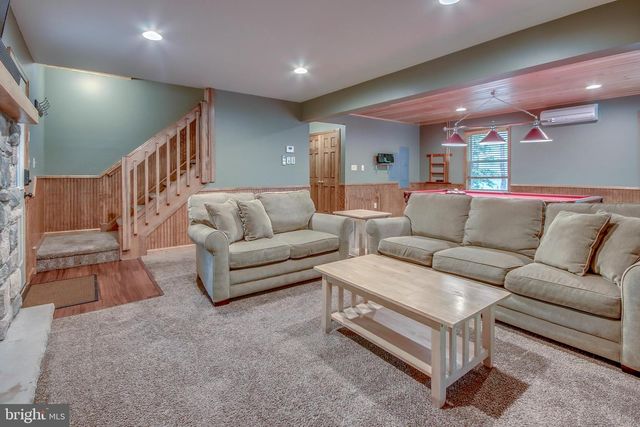 87 PINEKNOLL DR, Lake Harmony, PA 18624
