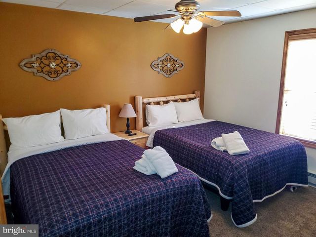 87 PINEKNOLL DR, Lake Harmony, PA 18624