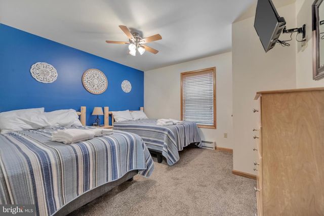 87 PINEKNOLL DR, Lake Harmony, PA 18624