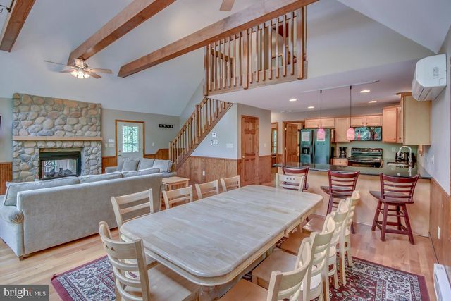 87 PINEKNOLL DR, Lake Harmony, PA 18624