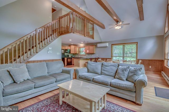 87 PINEKNOLL DR, Lake Harmony, PA 18624